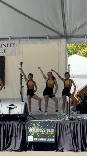 Here's a little highlight reel of our Performance Team & Arpeggio Performance Choir's routine at the Mill Creek Festival this past weekend!
#applausestudio #millcreekfestival #millcreekdance #millcreekperformance #performancechoir